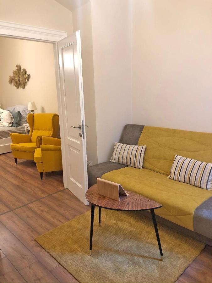Modern Comfort In Historical Budapest Exterior foto